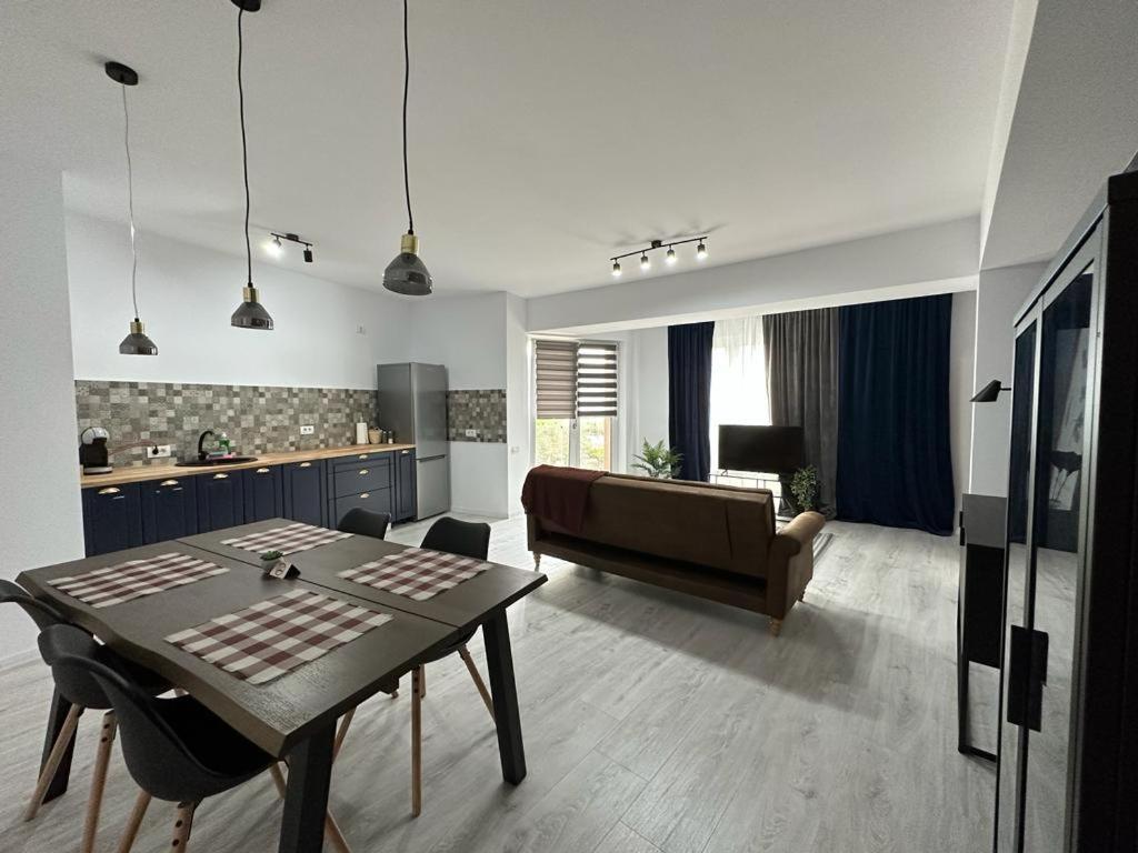 City Center Accommodation - 308 Resita Extérieur photo
